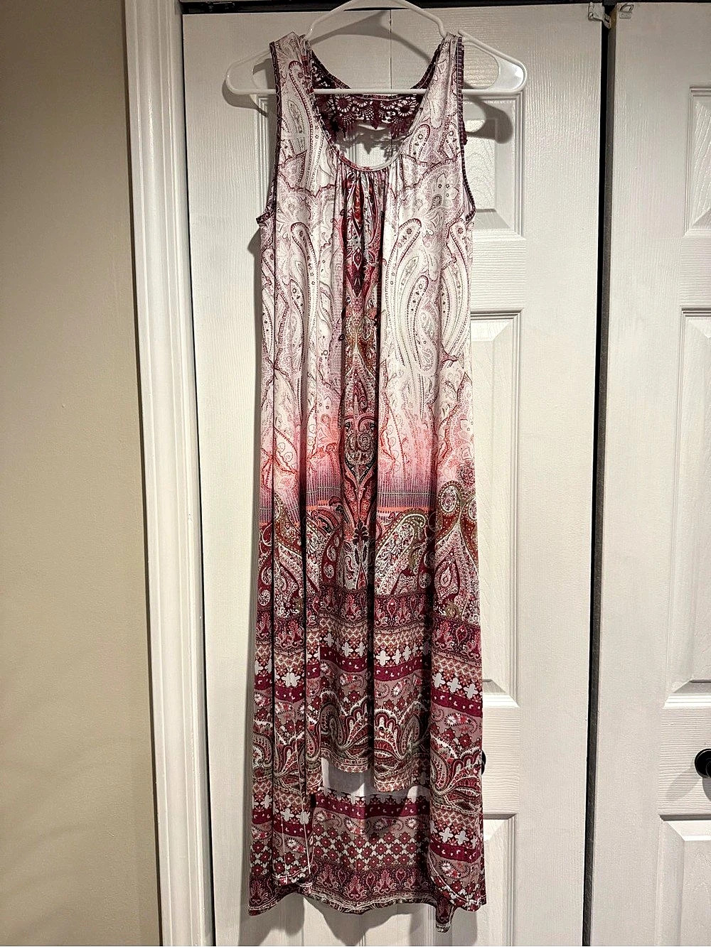 Old Navy Paisley Maxi Dress in Pink & White Like New